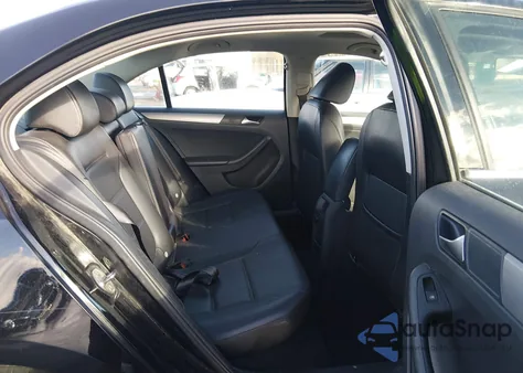 2017 Volkswagen Jetta 1.4T Se z USA, uszkodzony, nr VIN 3VWDB7AJ0HM227027